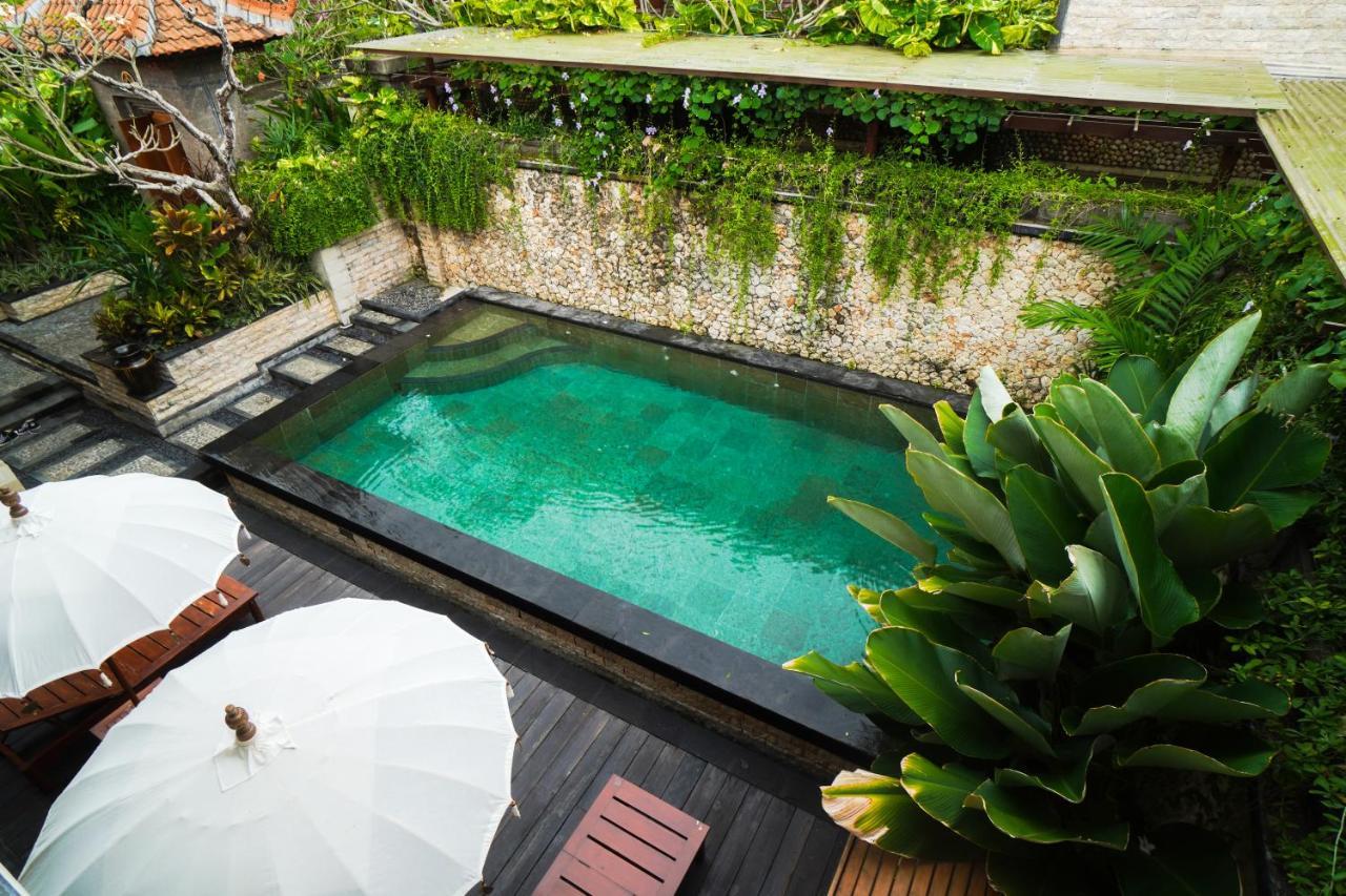 Giri Bhagawan & Villa Nusa Dua (Bali)