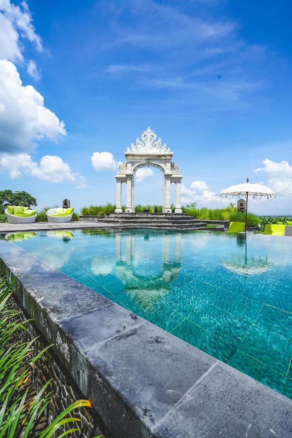 Giri Bhagawan & Villa