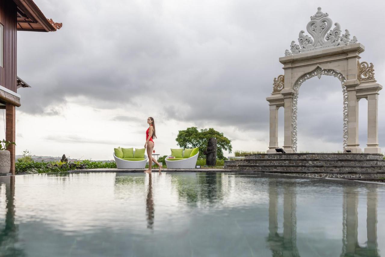 Giri Bhagawan & * Nusa Dua (Bali)